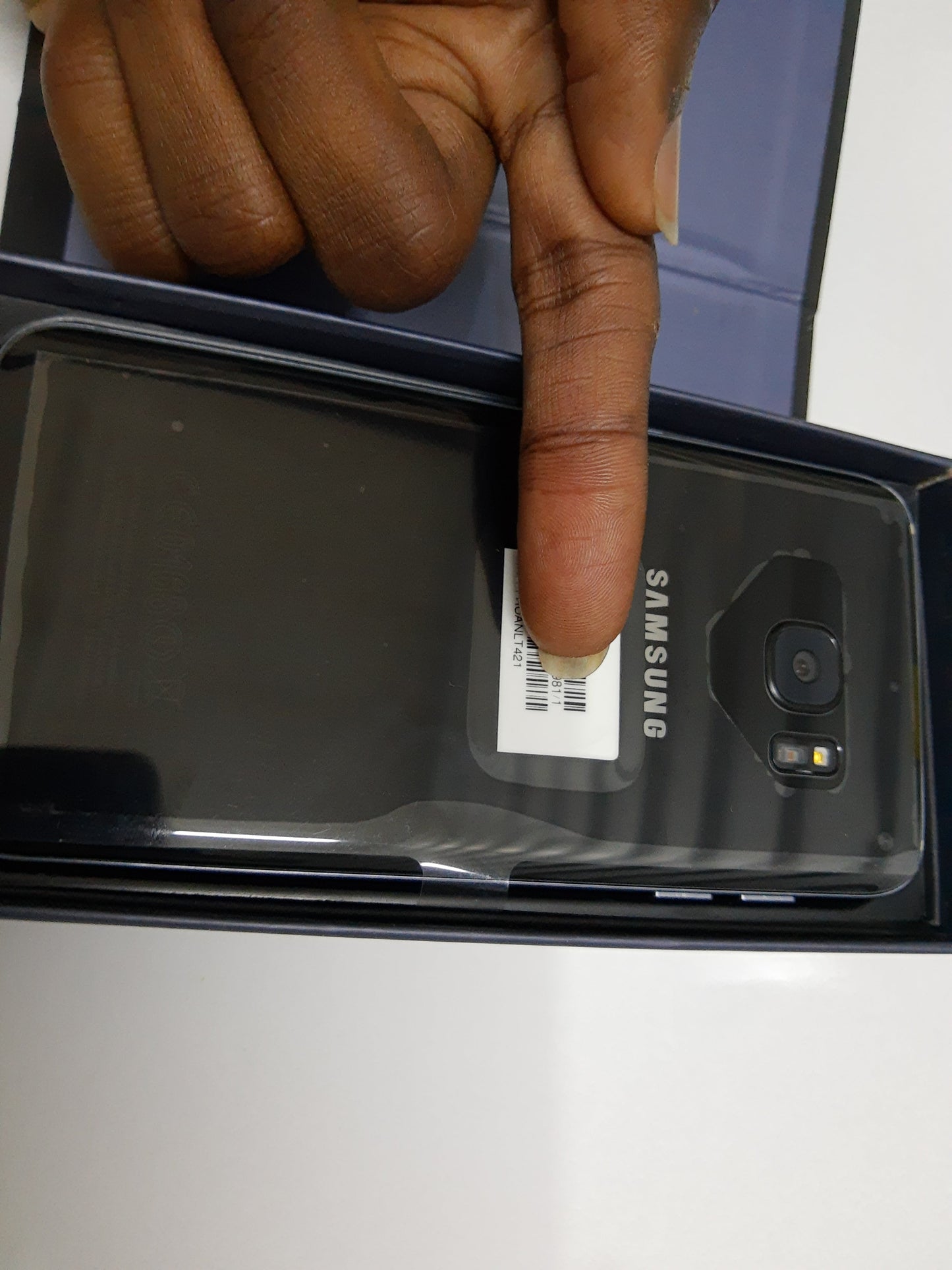 Samsung Galaxy S7 Edge 32GB (G935V) (G935A) (G935T) (G935F) (Verizon, TMobile, At&t)