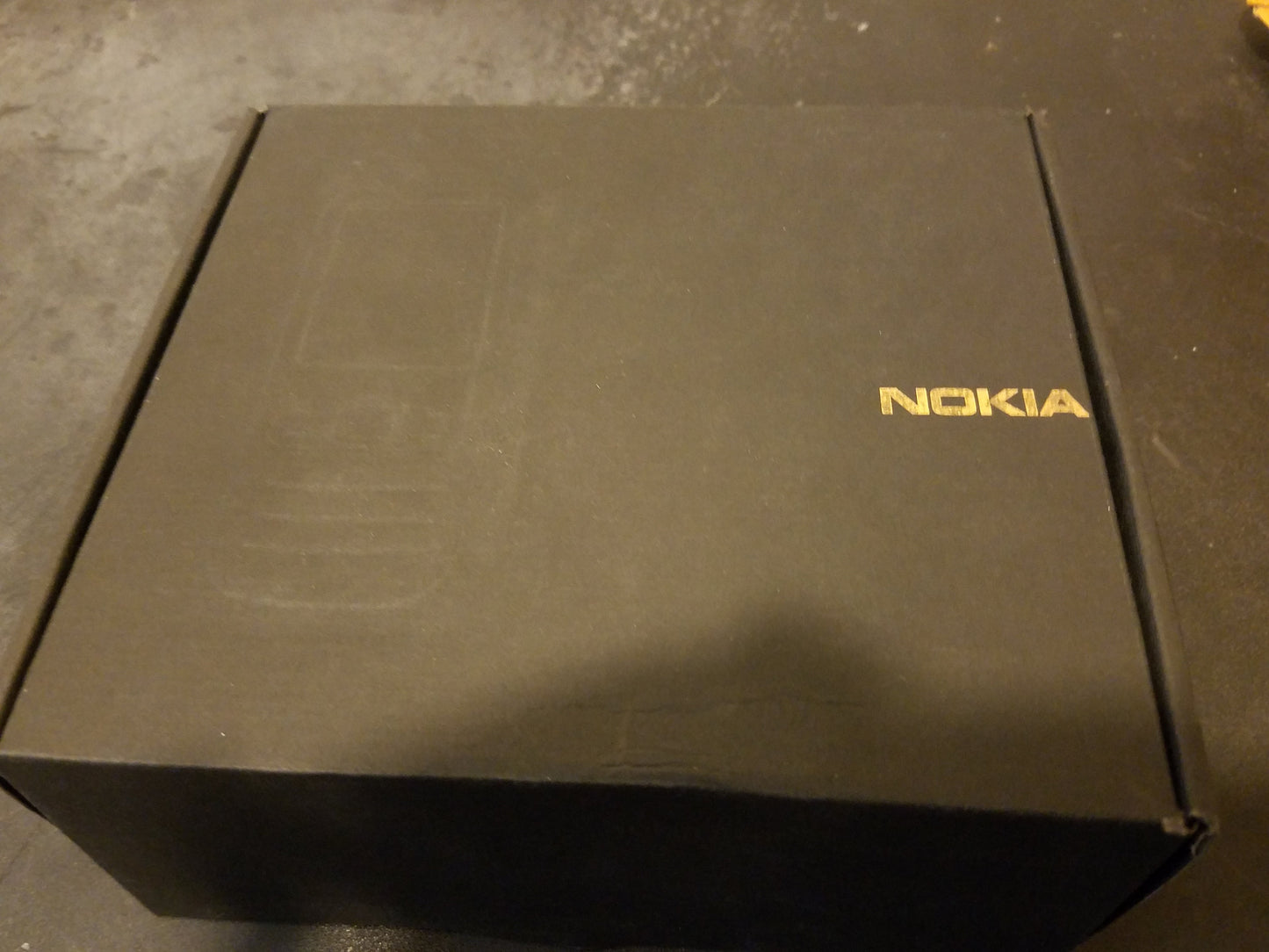 Nokia 6700 Gold