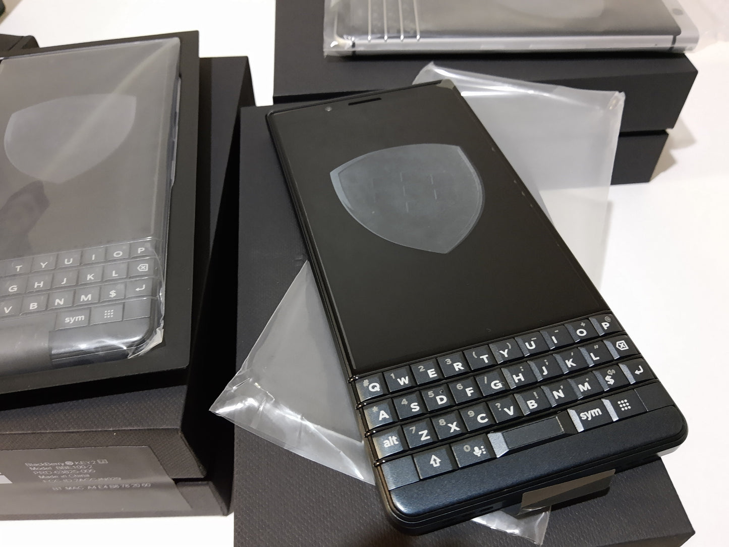 BlackBerry KEY2 LE (BBE100-5) 64GB (Factory Unlocked) Dual SIM - Verizon Certified
