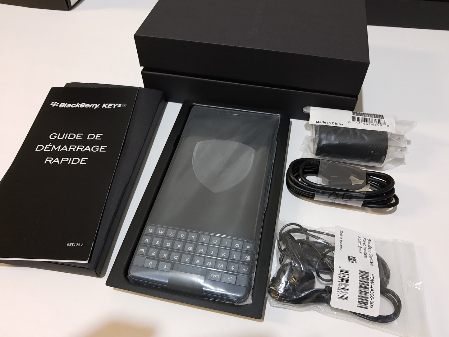 Blackberry Key2 LE BBE100-4 Dual Sim Unlocked (Preproduction Model)