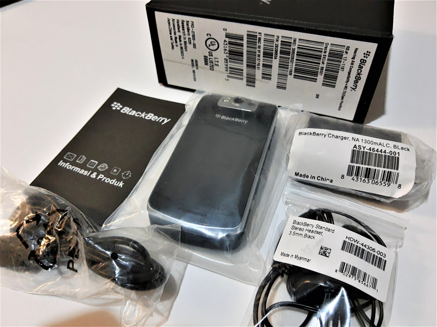 Blackberry Pearl 8220 Flip phone