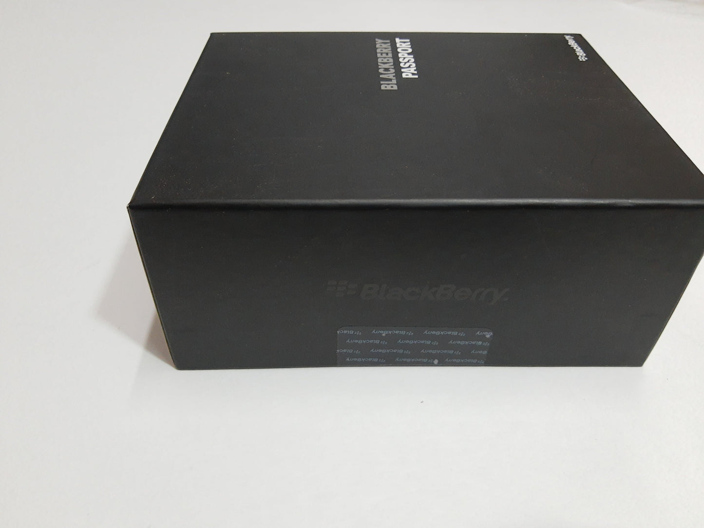 Blackberry Passport (SQW100-1) Factory Unlocked - White Edition