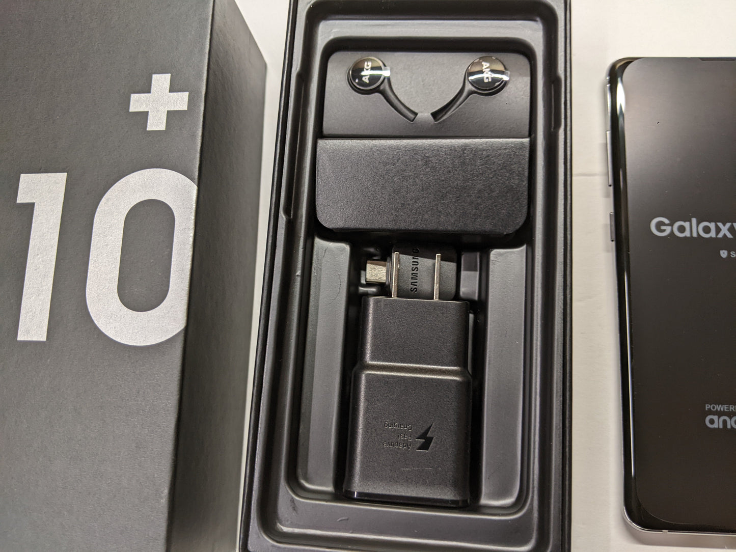 Samsung S10+ Plus  G975U1 (GSM+CDMA Unlocked (At&t, Verizon, TMobile)