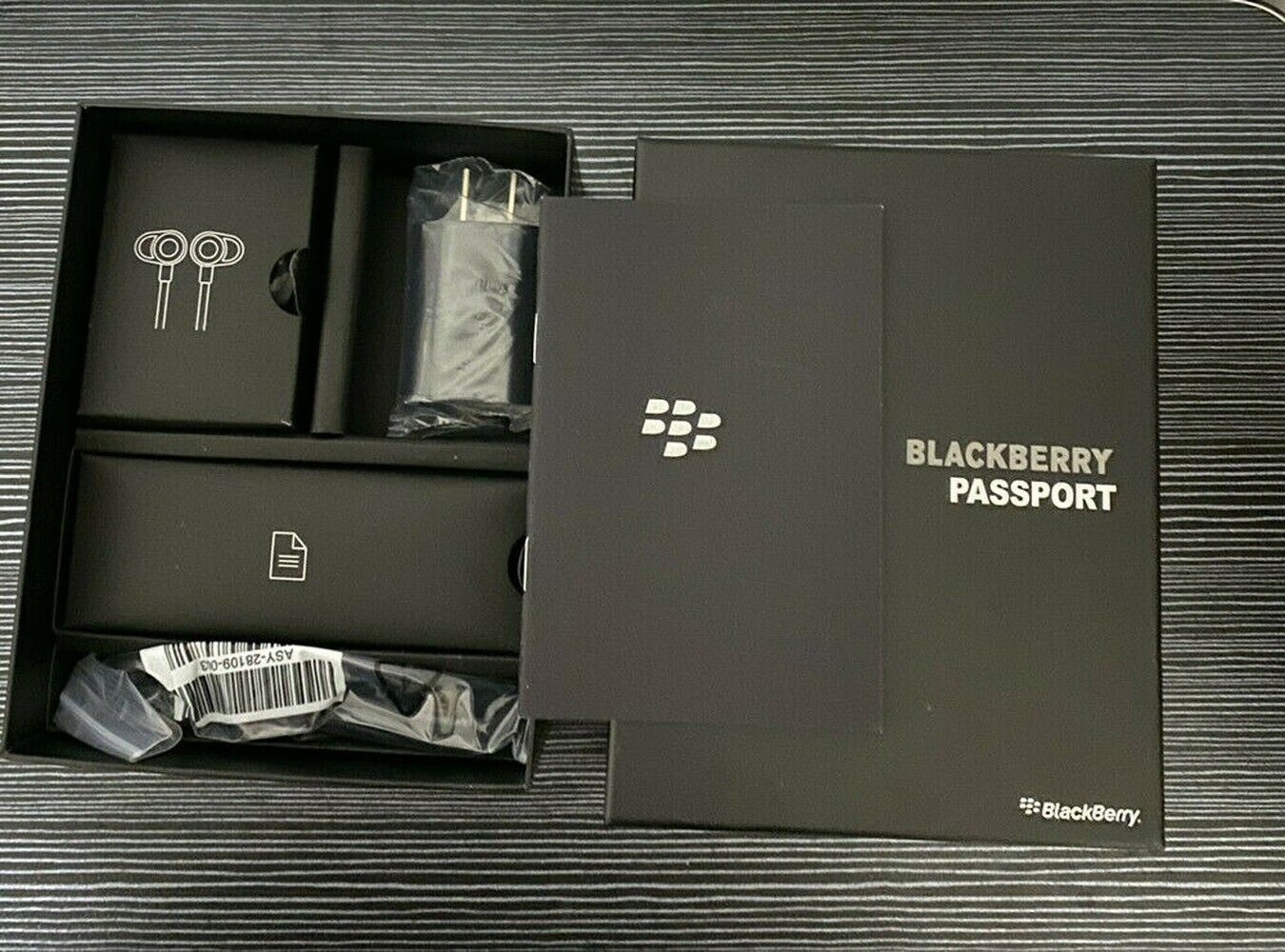 Blackberry Passport (SQW100-4) Silver Edition